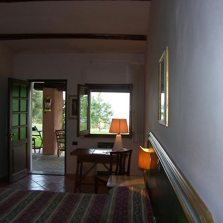 Hostal Il Poggio Dei Pettirossi Bevagna Exterior foto