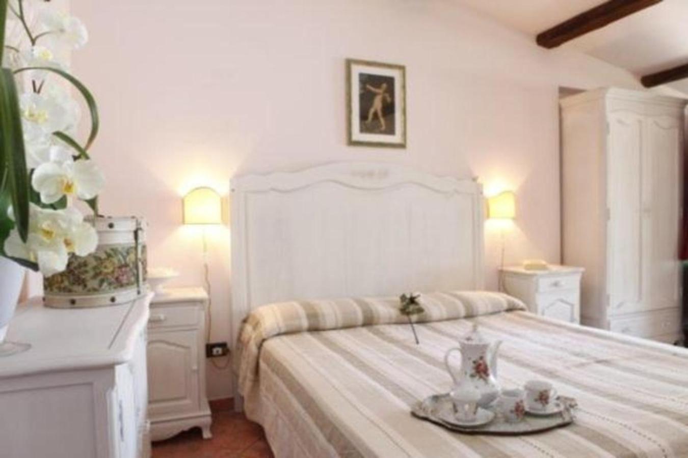 Hostal Il Poggio Dei Pettirossi Bevagna Exterior foto