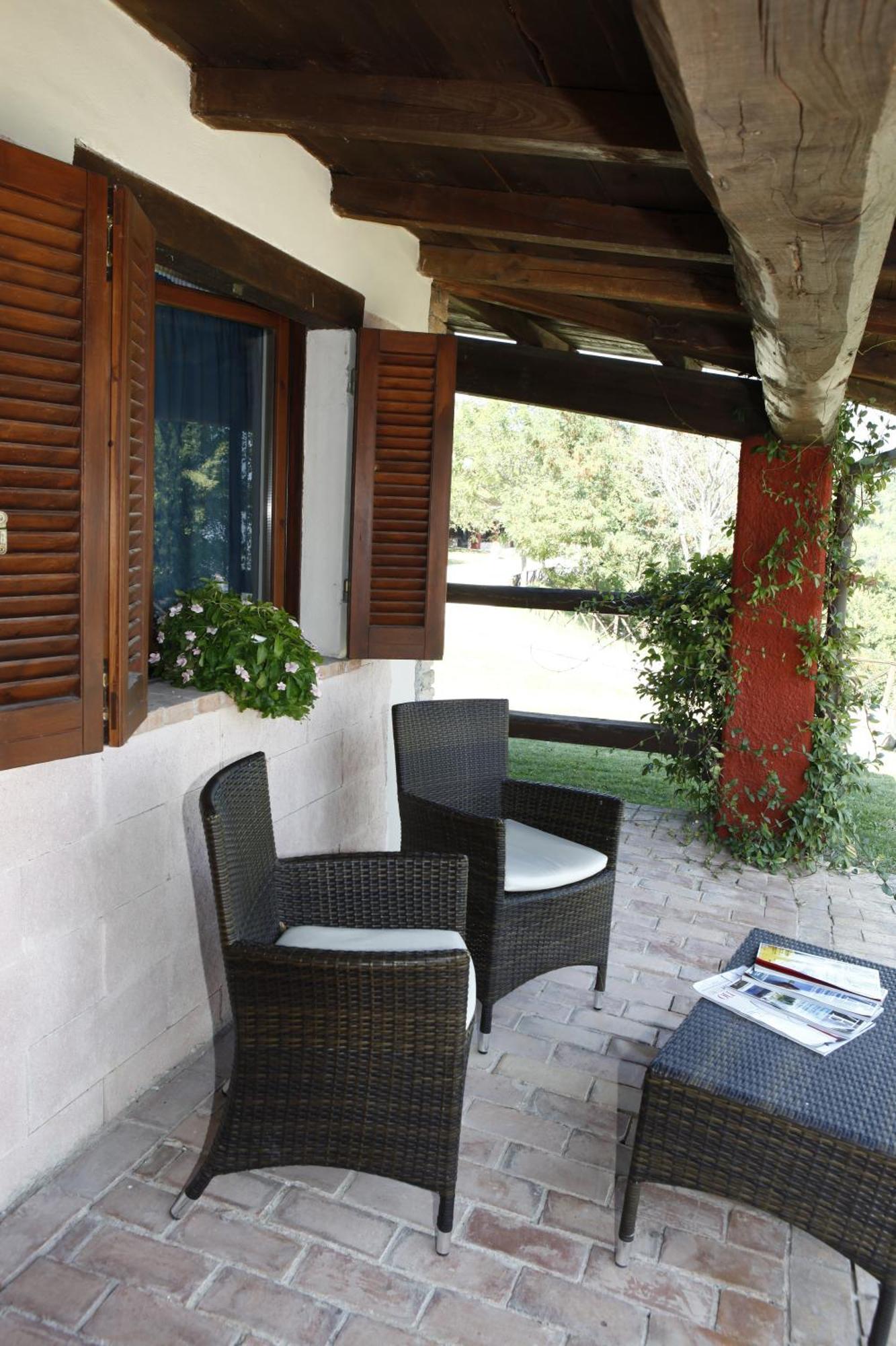 Hostal Il Poggio Dei Pettirossi Bevagna Exterior foto