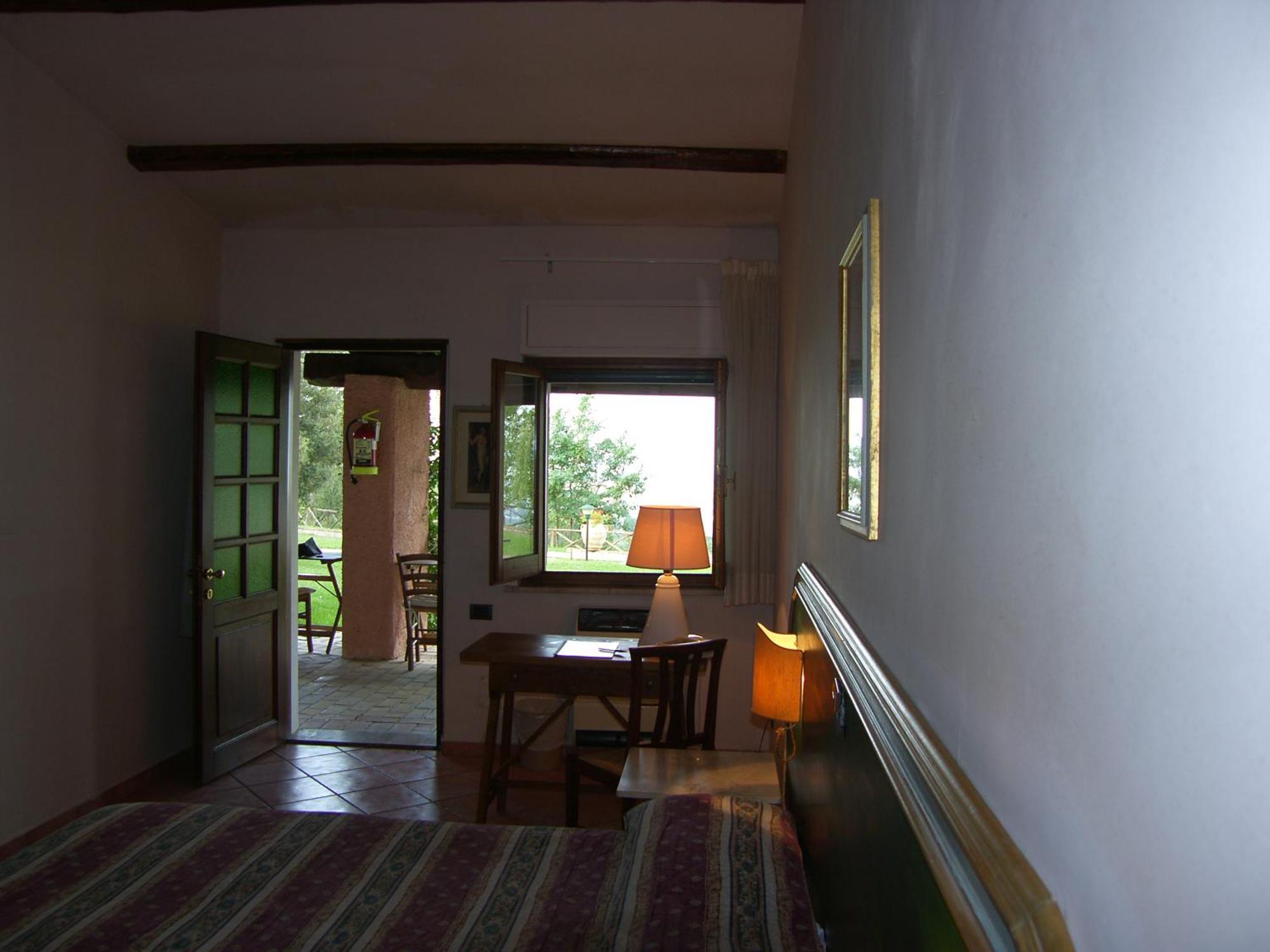 Hostal Il Poggio Dei Pettirossi Bevagna Exterior foto